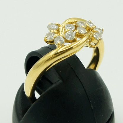 K18ダイヤモンドリング「フラワー」　D0.30ct　リングサイズ8号　重量3.49ｇ(石の重量含む)（中古）