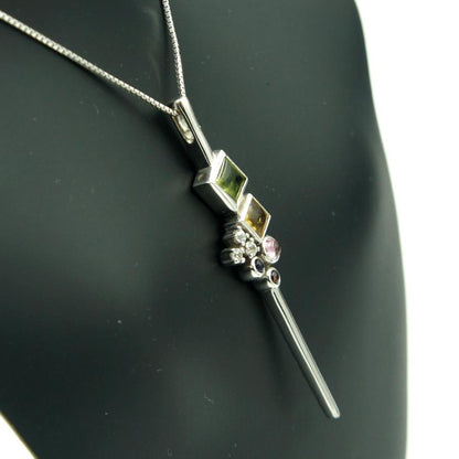 K18WGマルチ石ペンダント　ネックレス長さ約40cm　重量7.90ｇ(石の重量含む)　レディース（中古）