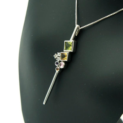 K18WGマルチ石ペンダント　ネックレス長さ約40cm　重量7.90ｇ(石の重量含む)　レディース（中古）