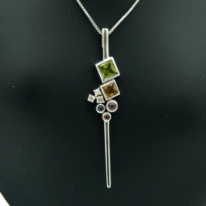 K18WGマルチ石ペンダント　ネックレス長さ約40cm　重量7.90ｇ(石の重量含む)　レディース（中古）