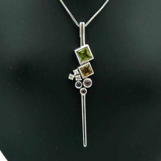 K18WGマルチ石ペンダント　ネックレス長さ約40cm　重量7.90ｇ(石の重量含む)　レディース（中古）