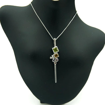 K18WGマルチ石ペンダント　ネックレス長さ約40cm　重量7.90ｇ(石の重量含む)　レディース（中古）