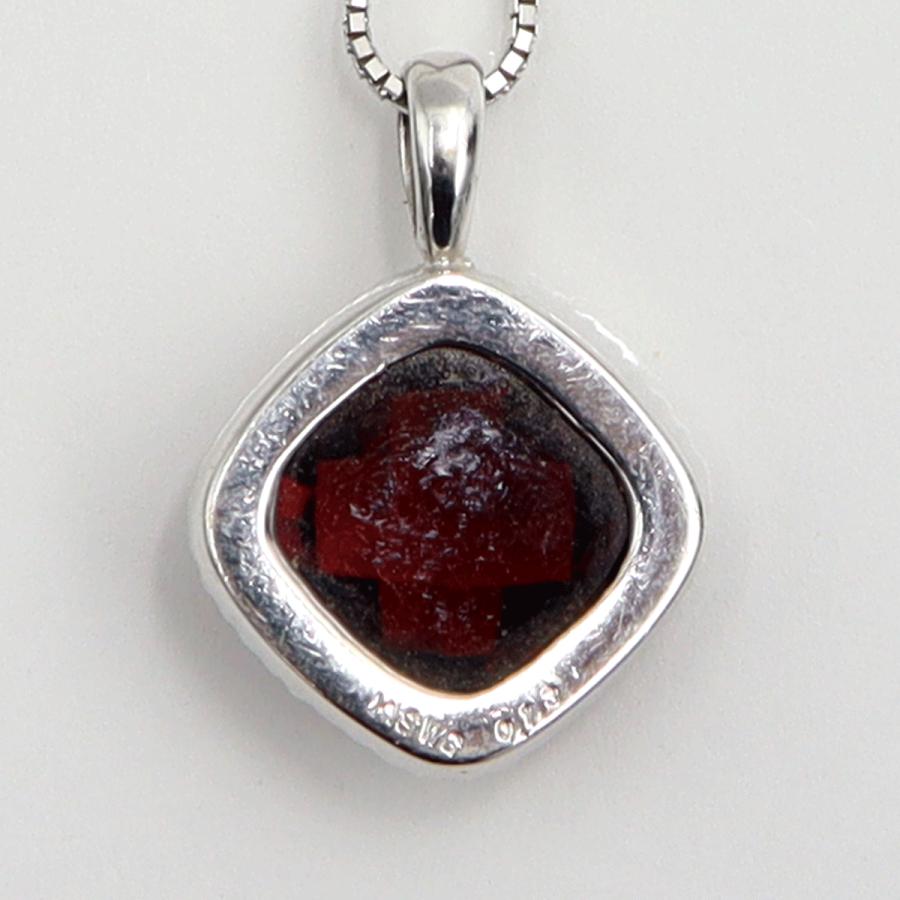 K18WGガーネットペンダントネックレス　ネックレス長さ44cm　重量5.23ｇ(石の重量含む) 　レディース(中古)