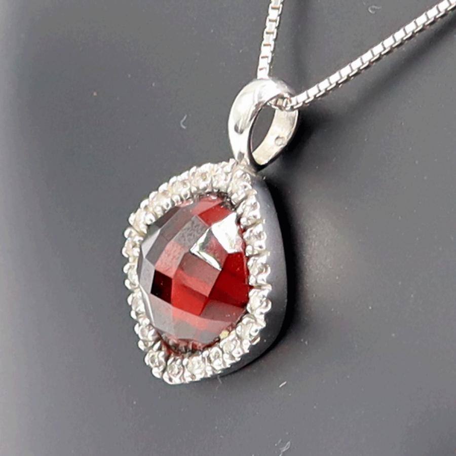 K18WGガーネットペンダントネックレス　ネックレス長さ44cm　重量5.23ｇ(石の重量含む) 　レディース(中古)