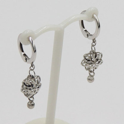 K18WGイヤリング　垂れ下がり　フープピアス　重量2.22ｇ(両耳合計・石の重量含む) （中古）