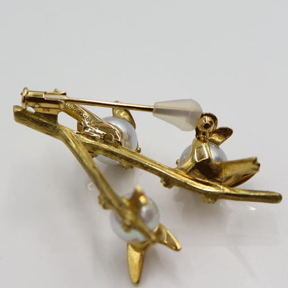 ウエダジュエラー(Uyeda Jeweller)　K18パールブローチ「小鳥」　重量10.26ｇ(石の重量含む) 　レディース（中古）