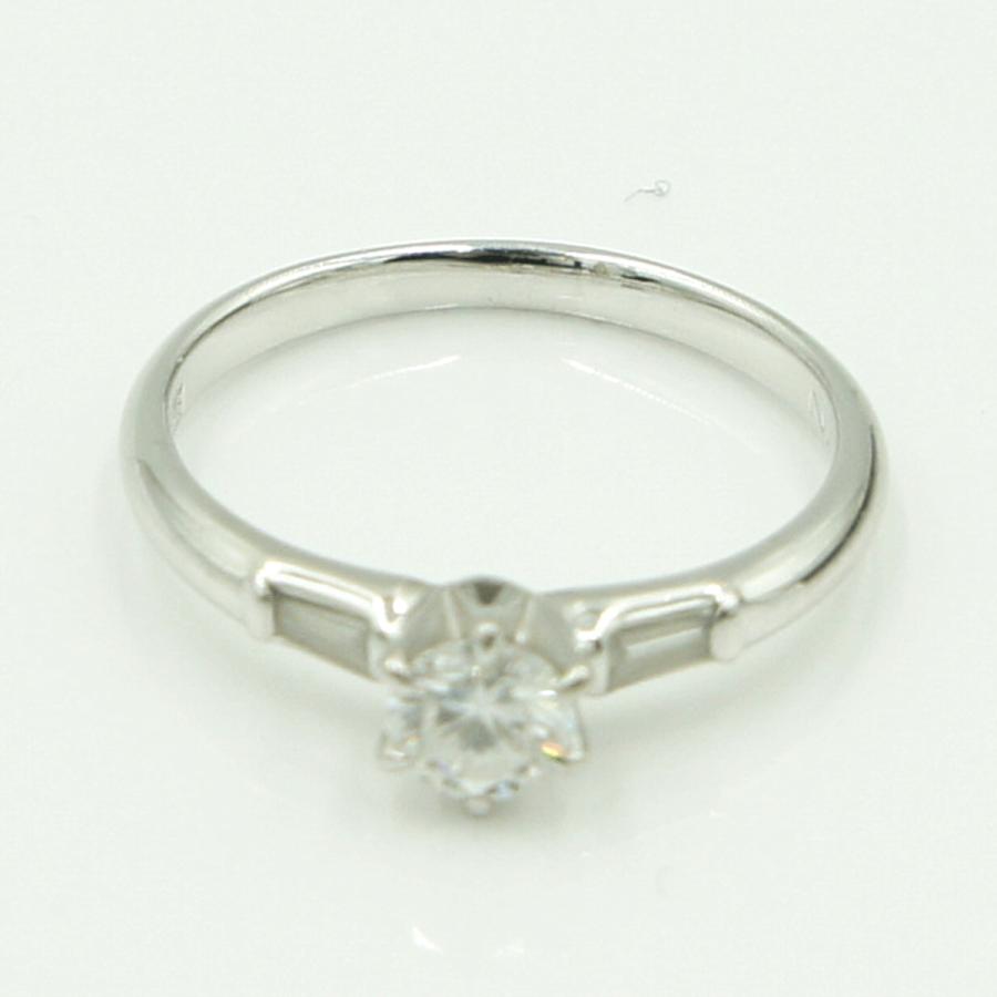 ニナリッチ(NINA RICCI)　Pt900セイコーダイヤモンドリング　D0.32ct　リングサイズ10号　重量3.01ｇ(石の重量含む)　レディース（中古）