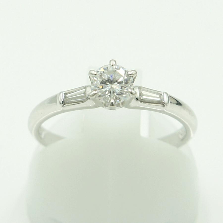 ニナリッチ(NINA RICCI)　Pt900セイコーダイヤモンドリング　D0.32ct　リングサイズ10号　重量3.01ｇ(石の重量含む)　レディース（中古）