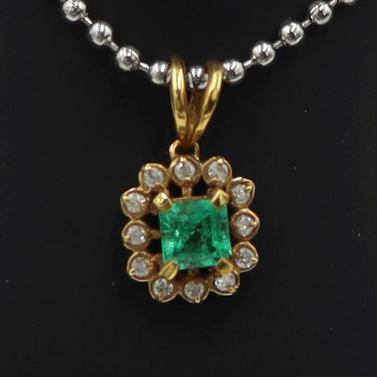 K18エメラルドペンダントトップ　E0.40ct　D0.15ct　重量1.67ｇ(石の重量含む)　レディース(中古)