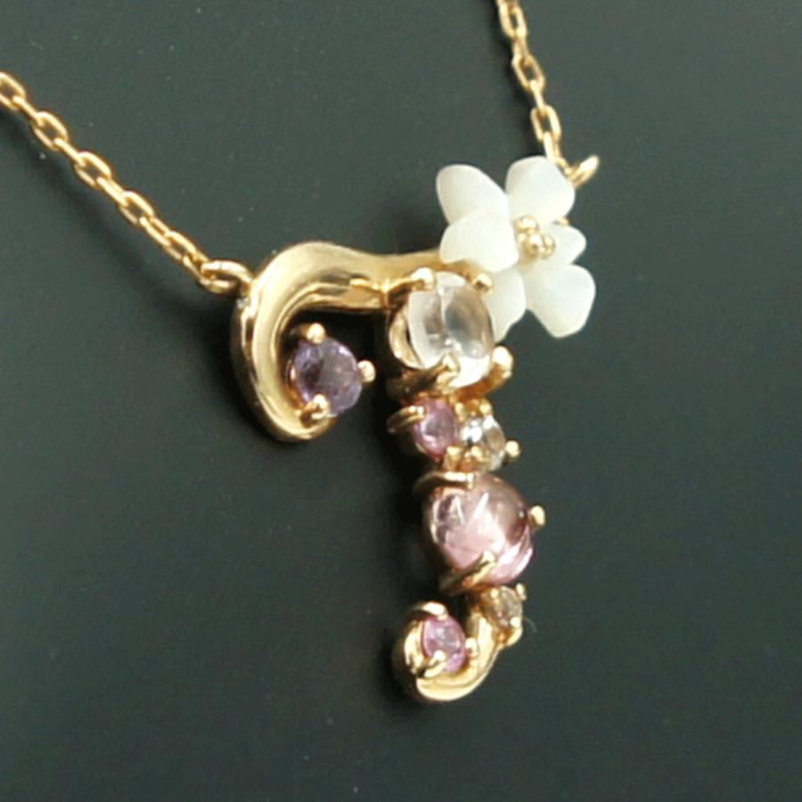 サマンサタバサ(Samantha Thavasa)　K18フラワーレターズイニシャルネックレス「T」　重量1.70ｇ(石の重量含む)　ネックレス長さ 約38cm　レディース（中古）