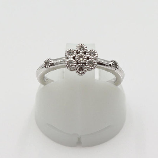 K18WGダイヤモンドリング　サイズ7号　重量2.49ｇ(石の重量含む) (中古)