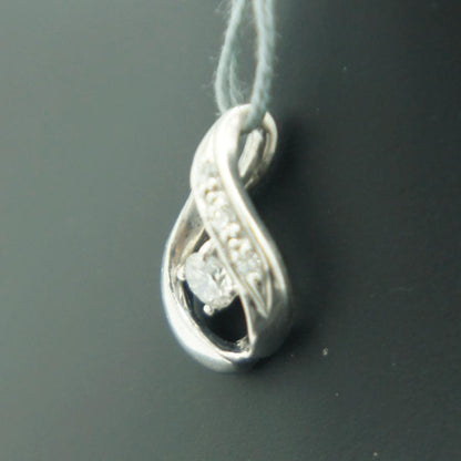 Pt900ダイヤペンダント　D0.11ct　重量0.99ｇ（石の重量含む）（中古）