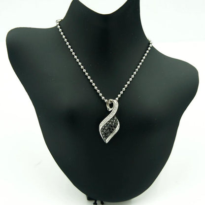 K18WG/K14WGブラックダイヤモンドペンダントトップ　BD0.85ct　D0.17ct　重量3.71ｇ(石の重量含む)（中古）