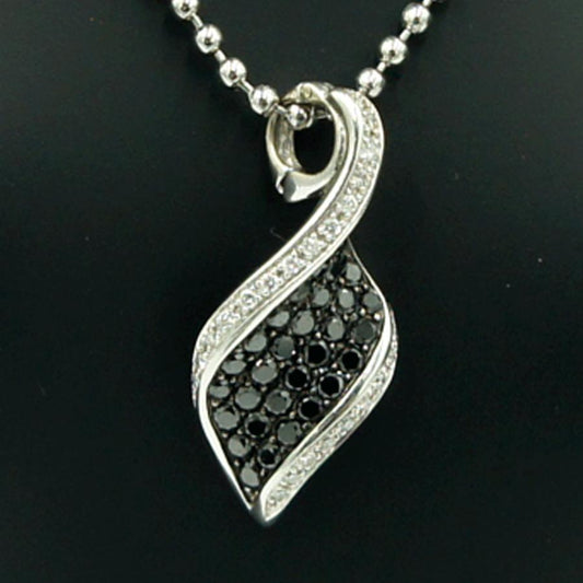 K18WG/K14WGブラックダイヤモンドペンダントトップ　BD0.85ct　D0.17ct　重量3.71ｇ(石の重量含む)（中古）