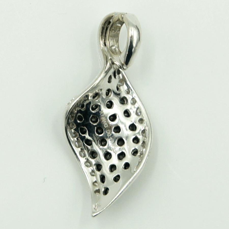 K18WG/K14WGブラックダイヤモンドペンダントトップ　BD0.85ct　D0.17ct　重量3.71ｇ(石の重量含む)（中古）