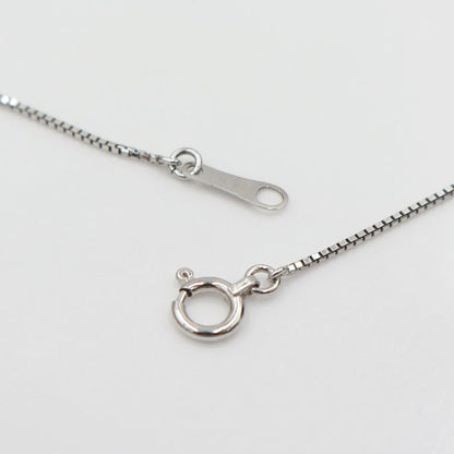 ヴァンドーム青山(VENDOME)　K18WGダイヤクロスネックレス　D0.15ct　ネック長さ約39cm　重量3.15ｇ(石の重量含む)(中古)