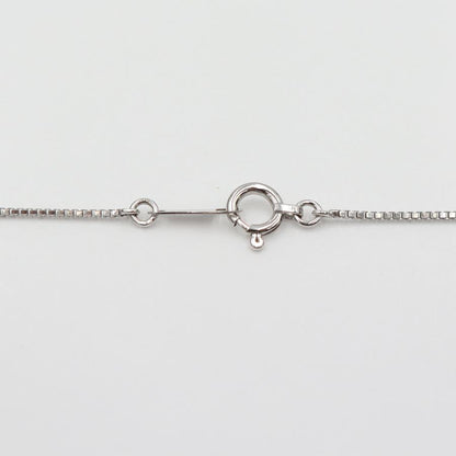 ヴァンドーム青山(VENDOME)　K18WGダイヤクロスネックレス　D0.15ct　ネック長さ約39cm　重量3.15ｇ(石の重量含む)(中古)