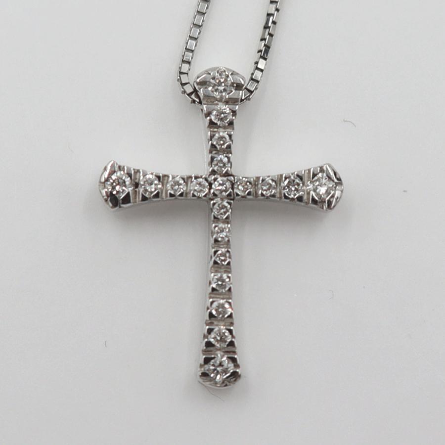 ヴァンドーム青山(VENDOME)　K18WGダイヤクロスネックレス　D0.15ct　ネック長さ約39cm　重量3.15ｇ(石の重量含む)(中古)
