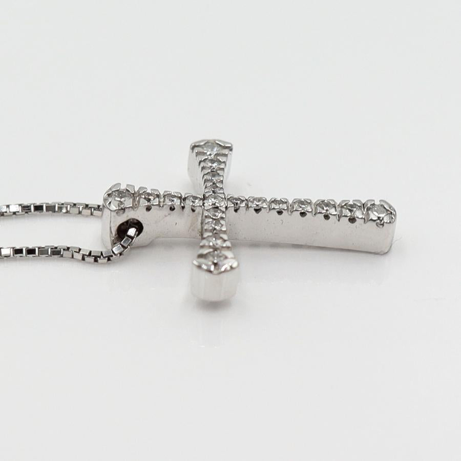 ヴァンドーム青山(VENDOME)　K18WGダイヤクロスネックレス　D0.15ct　ネック長さ約39cm　重量3.15ｇ(石の重量含む)(中古)