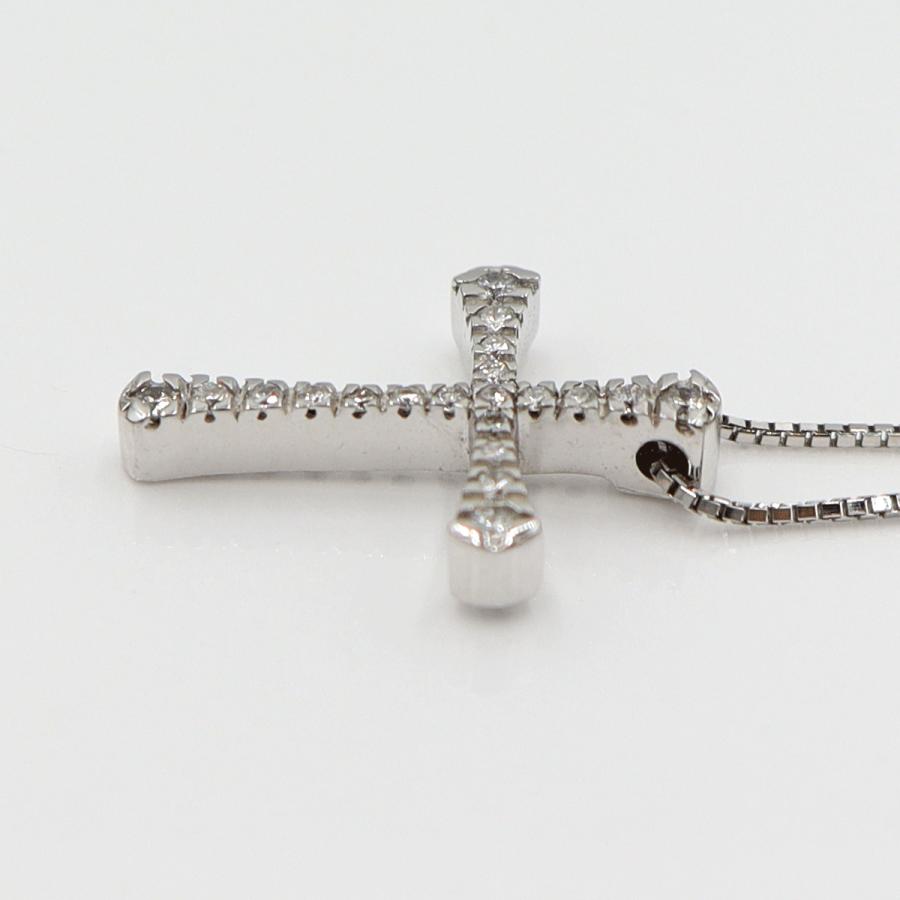 ヴァンドーム青山(VENDOME)　K18WGダイヤクロスネックレス　D0.15ct　ネック長さ約39cm　重量3.15ｇ(石の重量含む)(中古)