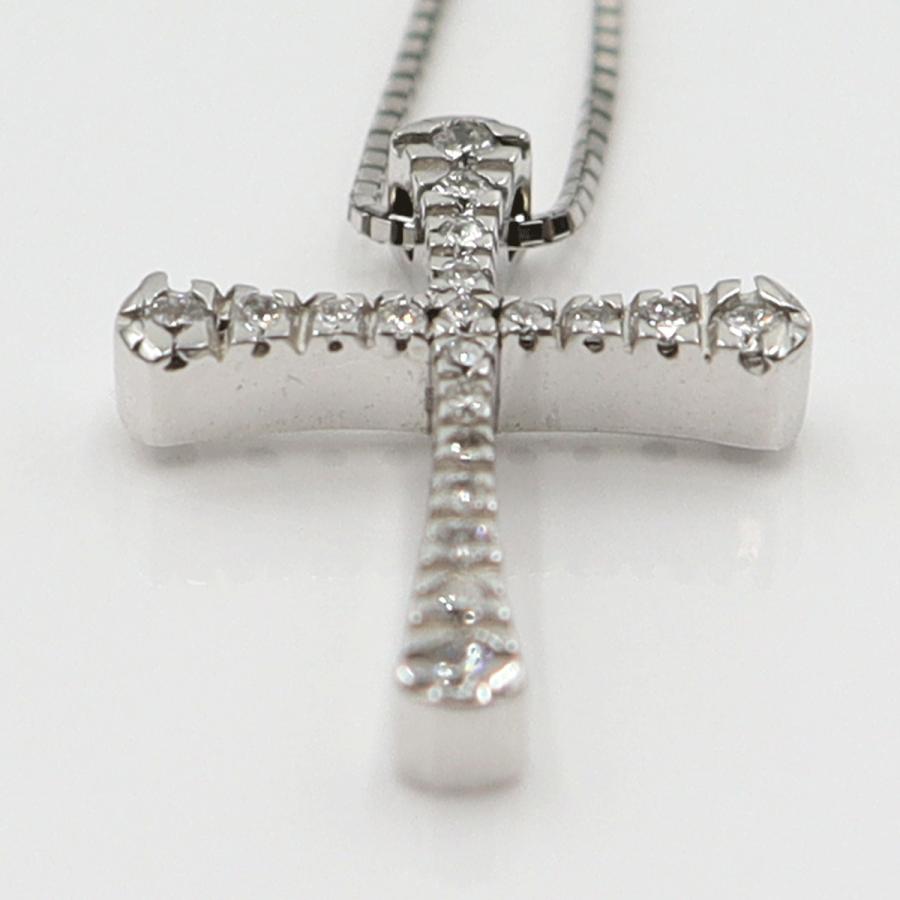ヴァンドーム青山(VENDOME)　K18WGダイヤクロスネックレス　D0.15ct　ネック長さ約39cm　重量3.15ｇ(石の重量含む)(中古)