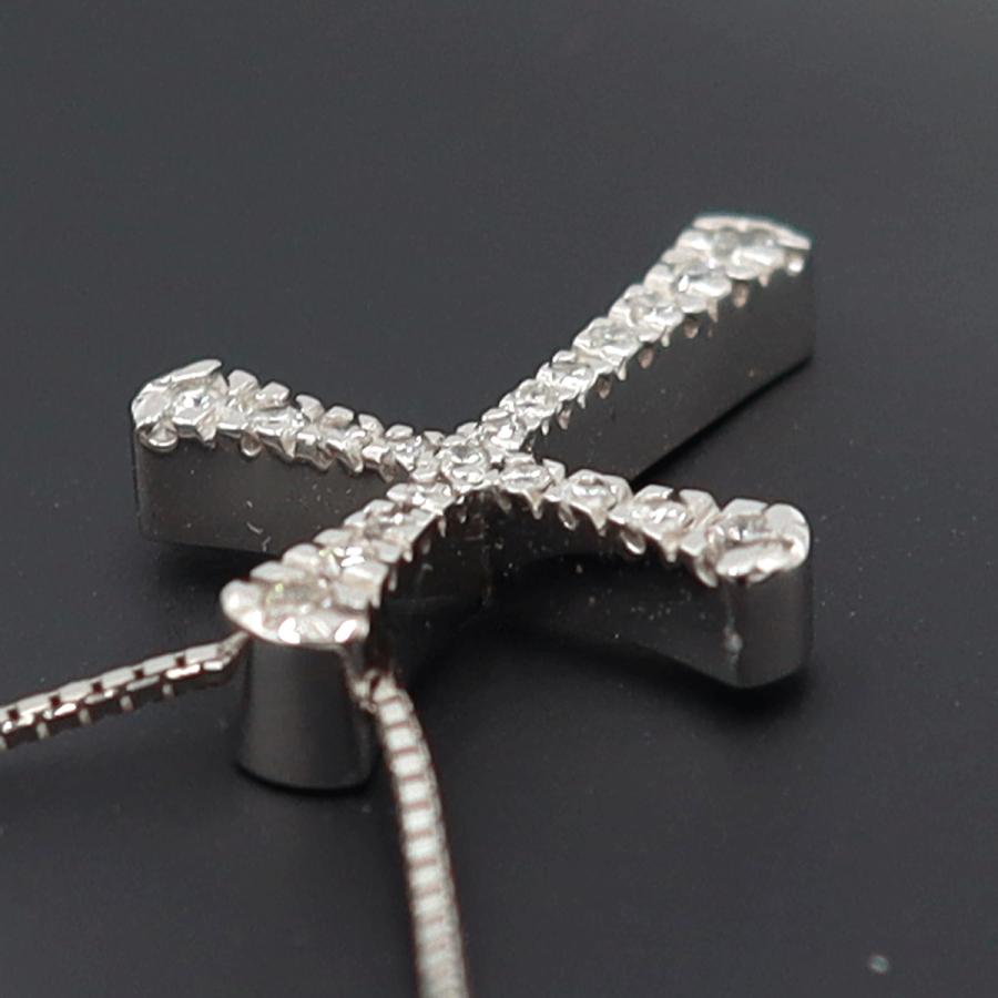 ヴァンドーム青山(VENDOME)　K18WGダイヤクロスネックレス　D0.15ct　ネック長さ約39cm　重量3.15ｇ(石の重量含む)(中古)