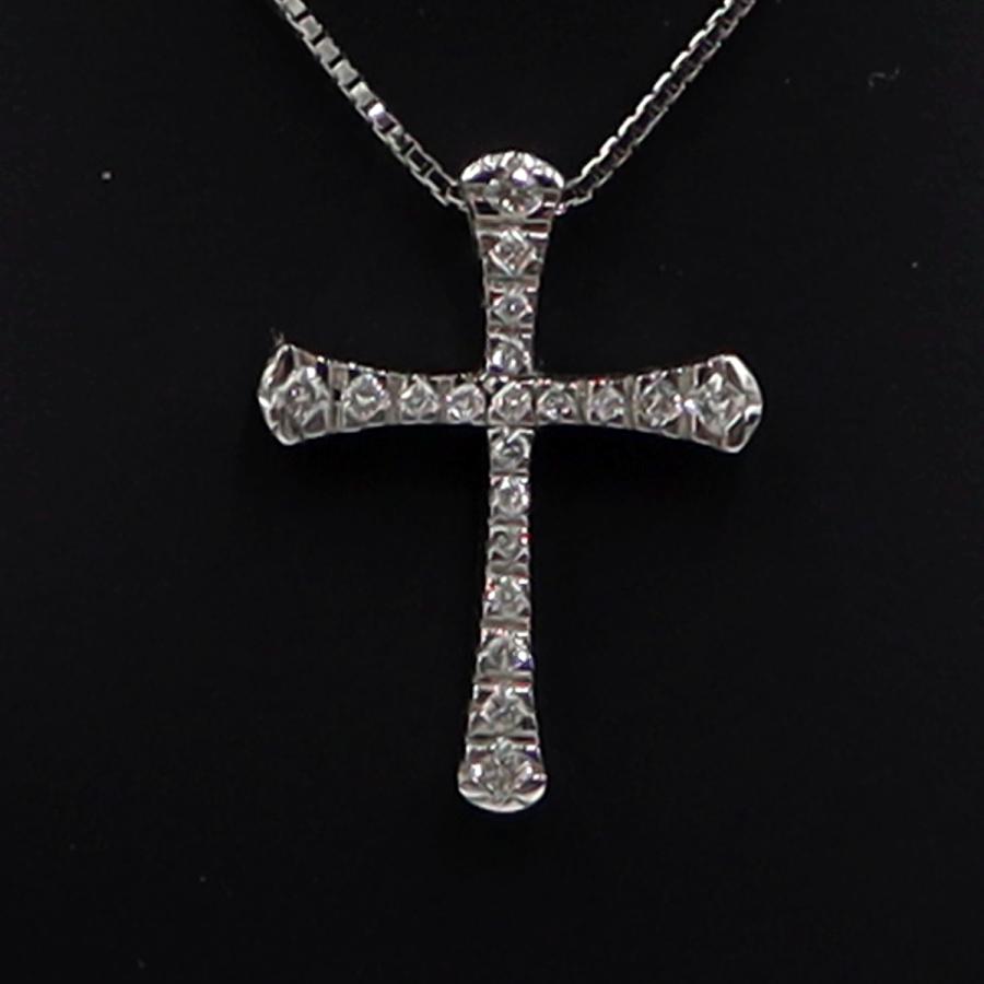 ヴァンドーム青山(VENDOME)　K18WGダイヤクロスネックレス　D0.15ct　ネック長さ約39cm　重量3.15ｇ(石の重量含む)(中古)