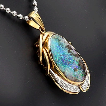 K18/Pt900ボルダーオパールペンダントトップ　OP7.60ct　D0.10ct　重量6.35ｇ　レディース（中古）