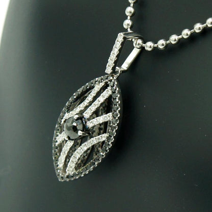 K18WGブラックダイヤモンドペンダントトップ　BD0.82ct　D0.40ct　重量4.06ｇ(石の重量含む)（中古）