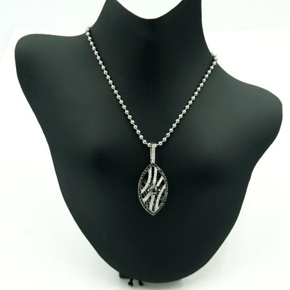 K18WGブラックダイヤモンドペンダントトップ　BD0.82ct　D0.40ct　重量4.06ｇ(石の重量含む)（中古）