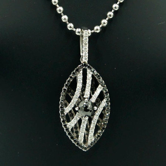 K18WGブラックダイヤモンドペンダントトップ　BD0.82ct　D0.40ct　重量4.06ｇ(石の重量含む)（中古）