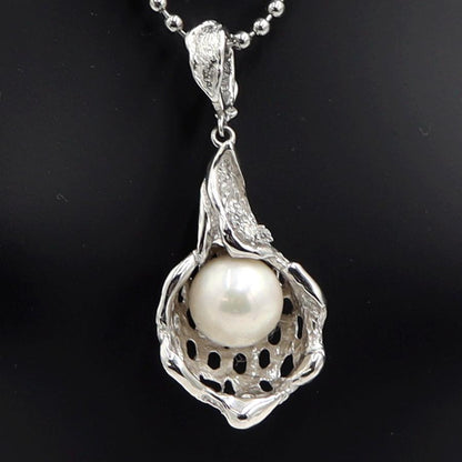 Pt900パールダイヤモンドペンダント　D0.04ct　パールサイズ9.5mm　重量7.95ｇ(石の重量含む) （中古）