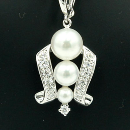 ミキモト(MIKIMOTO)K18パールダイヤモンドペンダントトップ　重量3.91ｇ(石の重量含む)　レディース（中古）