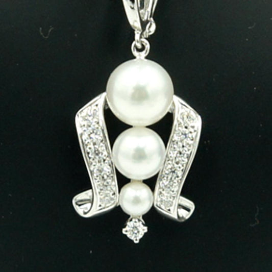 ミキモト(MIKIMOTO)K18パールダイヤモンドペンダントトップ　重量3.91ｇ(石の重量含む)　レディース（中古）