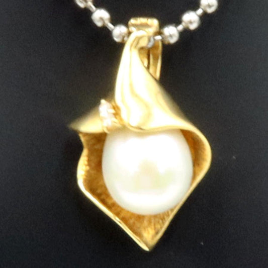 K18パールダイヤモンドペンダントトップ　P9mm　D0.02ct　重量4.50ｇ(石の重量含む)（中古）