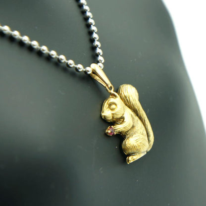 K18ルビーペンダントトップ　「リス」　重量3.03ｇ(石の重量込み）（中古）