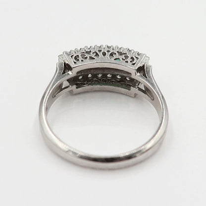 Pt900エメラルドリング　E0.40ct　D0.17ct　サイズ13号　重量5.47ｇ(石の重量含む)　レディース(中古)