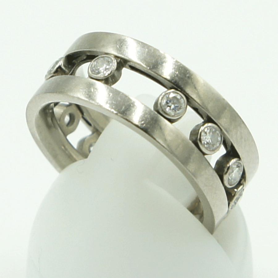 センチュリー(CENTURY)　750ダイヤモンドリング　リングサイズ10号　重量7.62ｇ(石の重量含む)　レディース（中古）