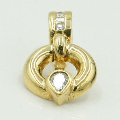 K18ダイヤモンドペンダントトップ　(メイン石)D0.16ct　合計D0.25ct　重量4.49ｇ(石の重量含む)（中古）