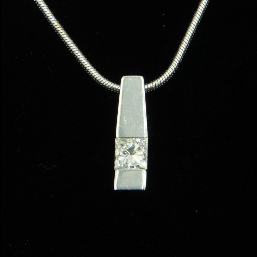 ブシュロン（BOUCHERON）750スクエアダイヤモンドネックレス　重量8.46g　レディース（中古）