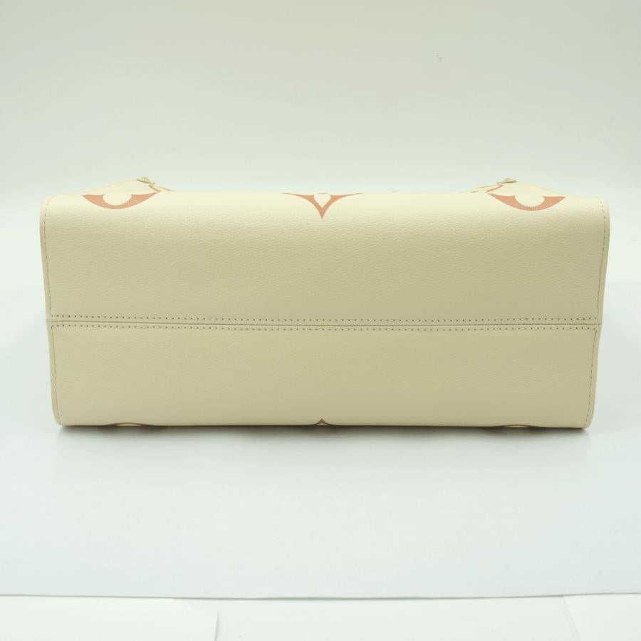 ルイヴィトン（LOUIS VUITTON）オンザゴーMM　M21575　ハンドバッグ・ショルダーバッグ・トートバッグ　レディース（中古・美品）