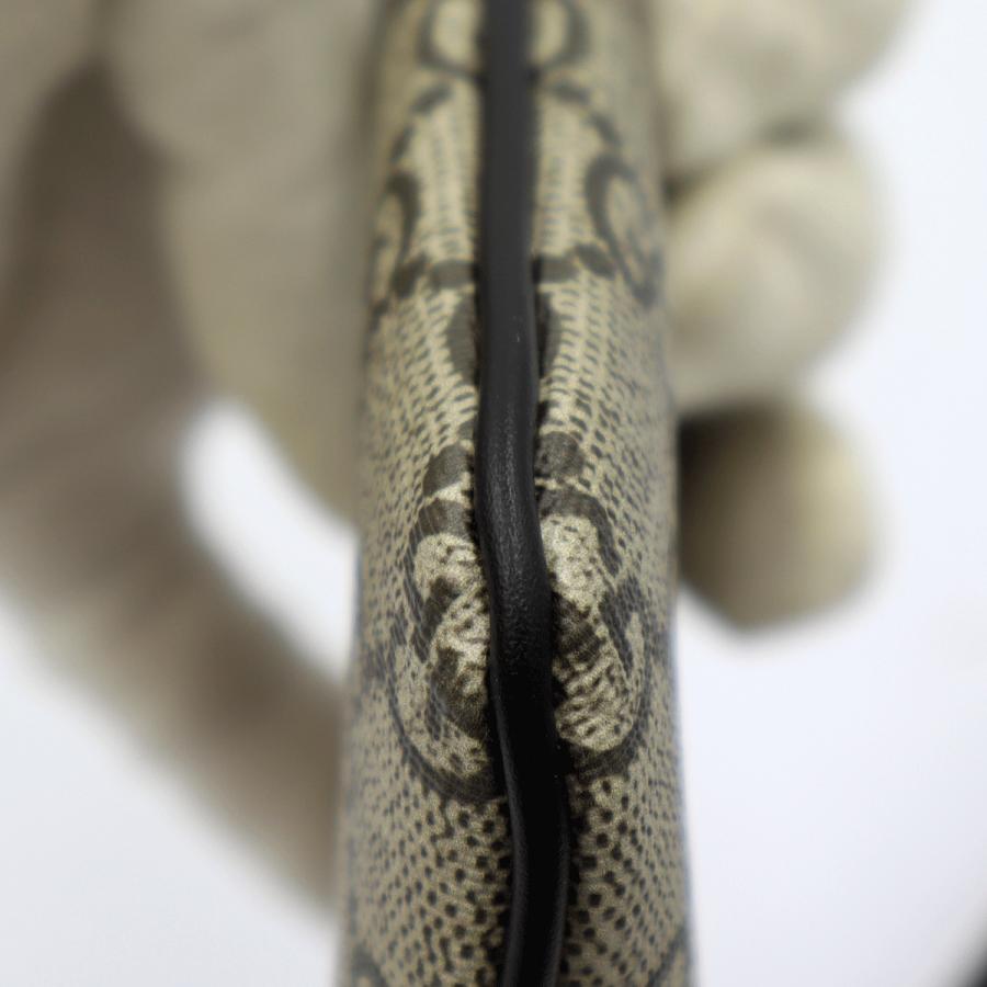 グッチ(GUCCI)GGスプリーム　キングスネークプリント　リストポーチ　597556　サイズ：W19cm×H11cm　ヘビ　小物　ポーチ　レディース(中古・未使用)