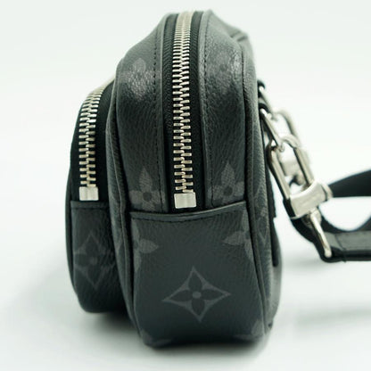 ルイヴィトン（LOUIS VUITTON）タイガラマ　アウトドア・ポシェット　M30755　ショルダーバッグ　メンズ　（中古）