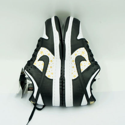 NIKE SB × Supreme　ナイキSB ダンク LOW OG QS　サイズ27cm　GOLD STARS　コラボ商品　スニーカー　靴　星　ホワイト/ブラック　メンズ（中古・未使用）