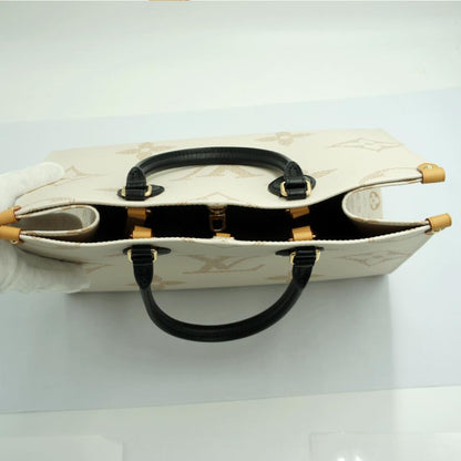 ルイヴィトン（LOUIS VUITTON）オンザゴーMM　M46912　2024年春夏新作　ハンドバッグ・ショルダーバッグ・トートバッグ　レディース（中古・未使用品）