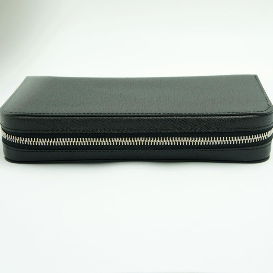 ルイヴィトン（LOUIS VUITTON）タイガ　ジッピーXL　M44276　黒・ブラック　長財布　メンズ　（中古・美品）