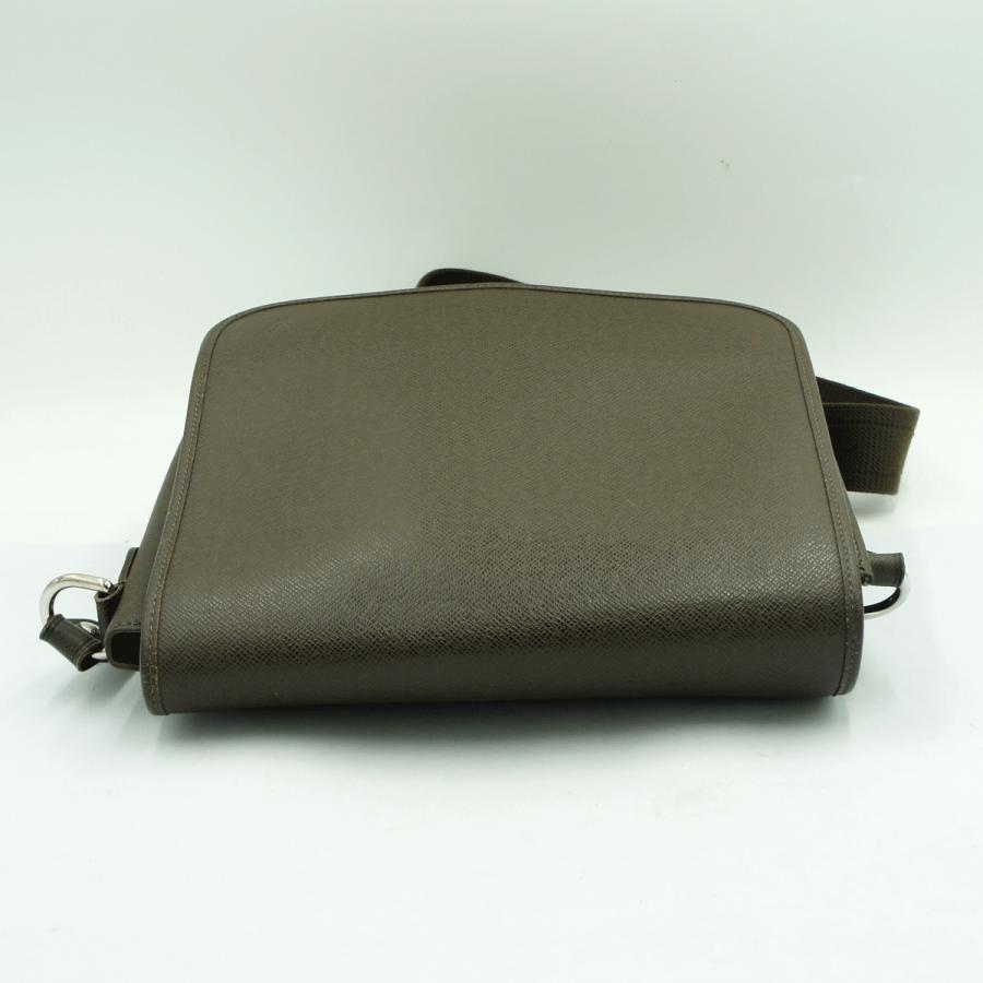 ルイヴィトン（LOUIS VUITTON）タイガ　アンドレイ　グリズリ　M32488　ショルダーバッグ　メッセンジャーバッグ　メンズ（中古）