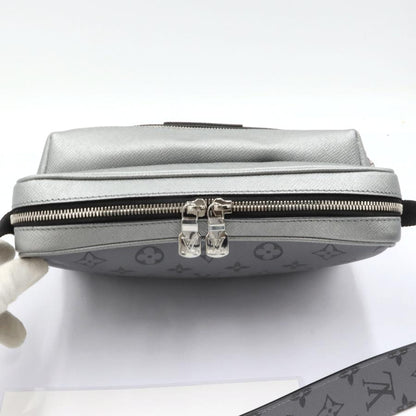 ルイヴィトン（LOUIS VUITTON)　アウトドアメッセンジャー　M30830　タイガラマ　W26cm・H20cm・D10.5cm　ショルダーバッグ　メンズ（中古）