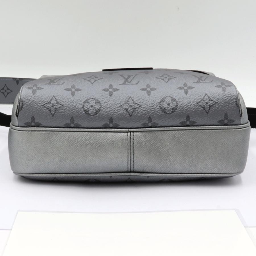 ルイヴィトン（LOUIS VUITTON)　アウトドアメッセンジャー　M30830　タイガラマ　W26cm・H20cm・D10.5cm　ショルダーバッグ　メンズ（中古）