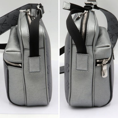 ルイヴィトン（LOUIS VUITTON)　アウトドアメッセンジャー　M30830　タイガラマ　W26cm・H20cm・D10.5cm　ショルダーバッグ　メンズ（中古）